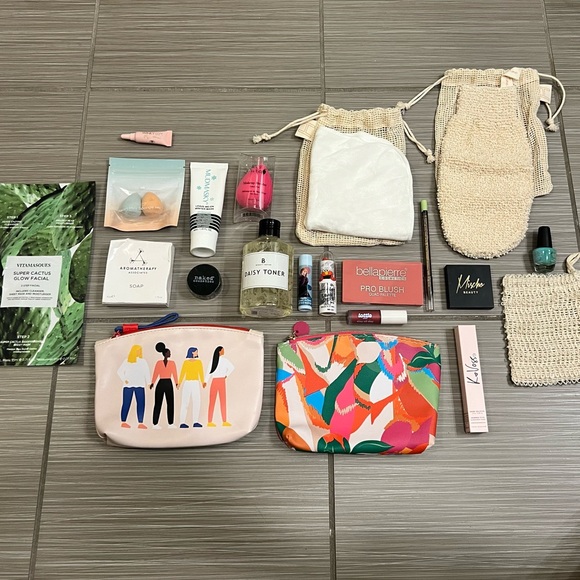 ipsy Other - Cosmetics Toiletries Makeup 21 Piece Lot Bundle